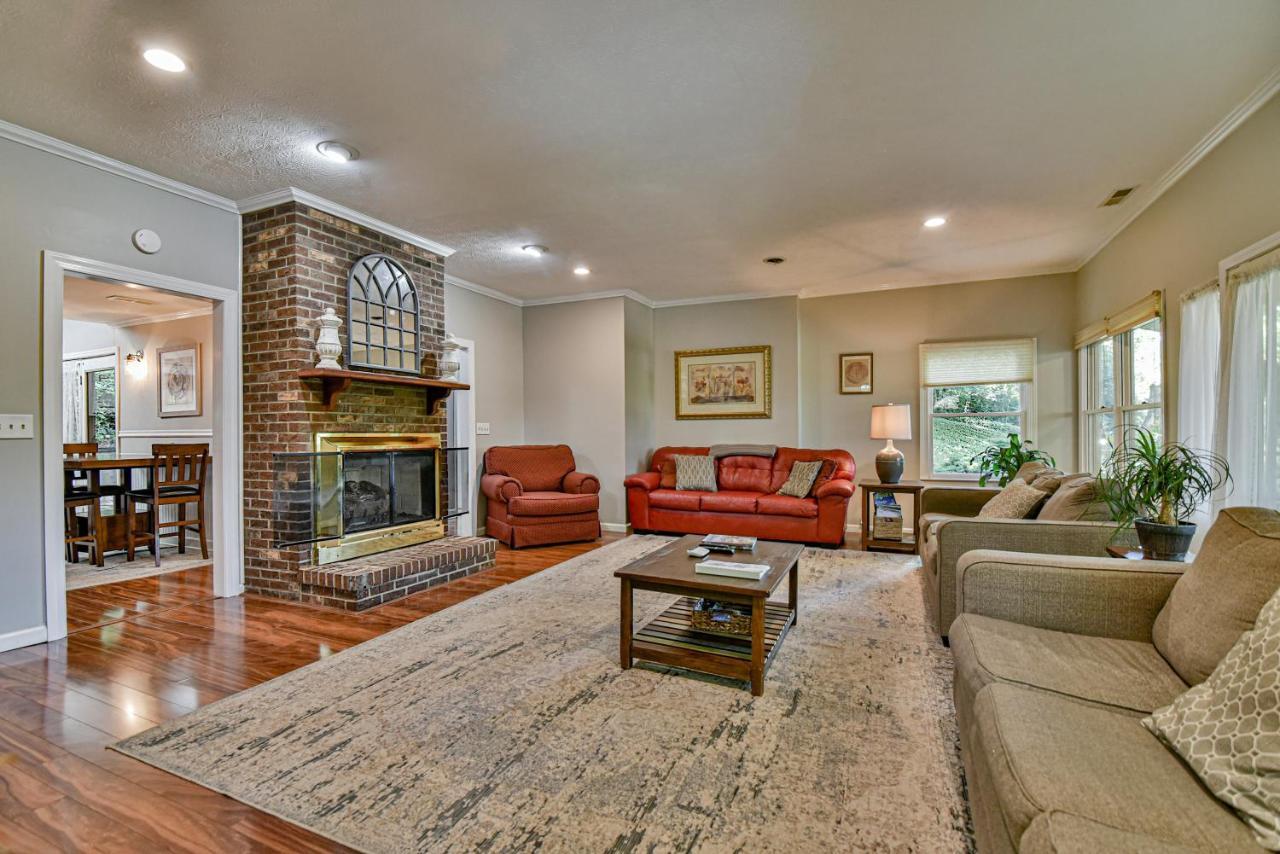 South Asheville Home With Hot Tub Just 11 Miles To Downtown Luaran gambar